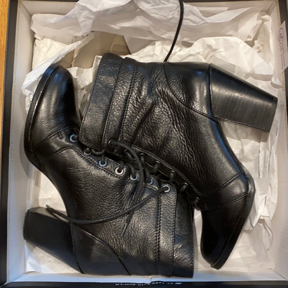 Kenneth Cole 5.5 Nellie boots